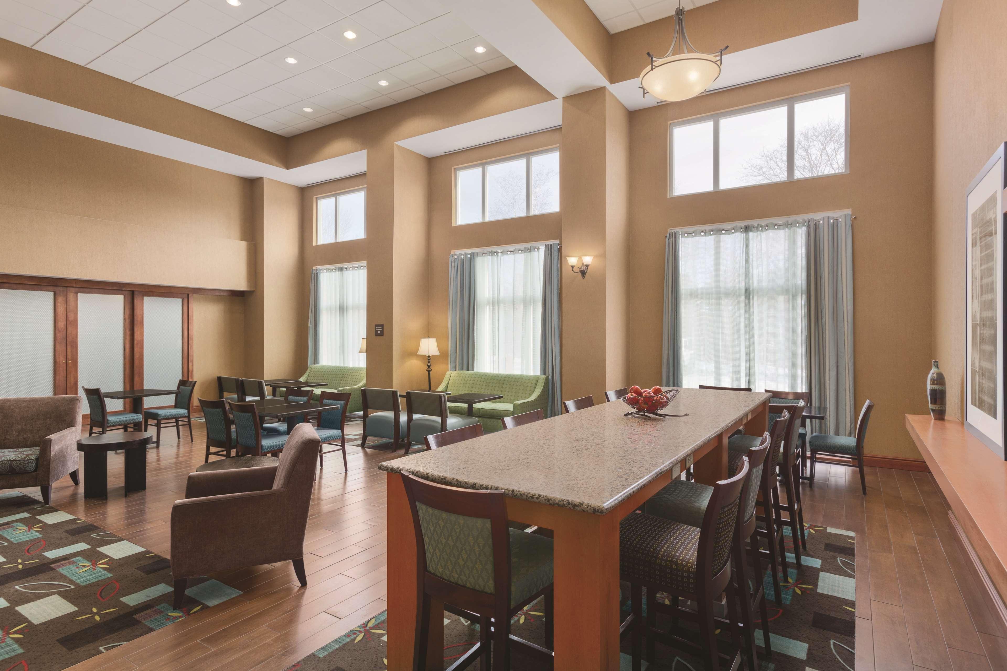 Hampton Inn & Suites גרינפילד מראה חיצוני תמונה
