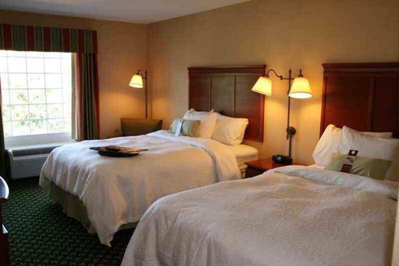 Hampton Inn & Suites גרינפילד מראה חיצוני תמונה